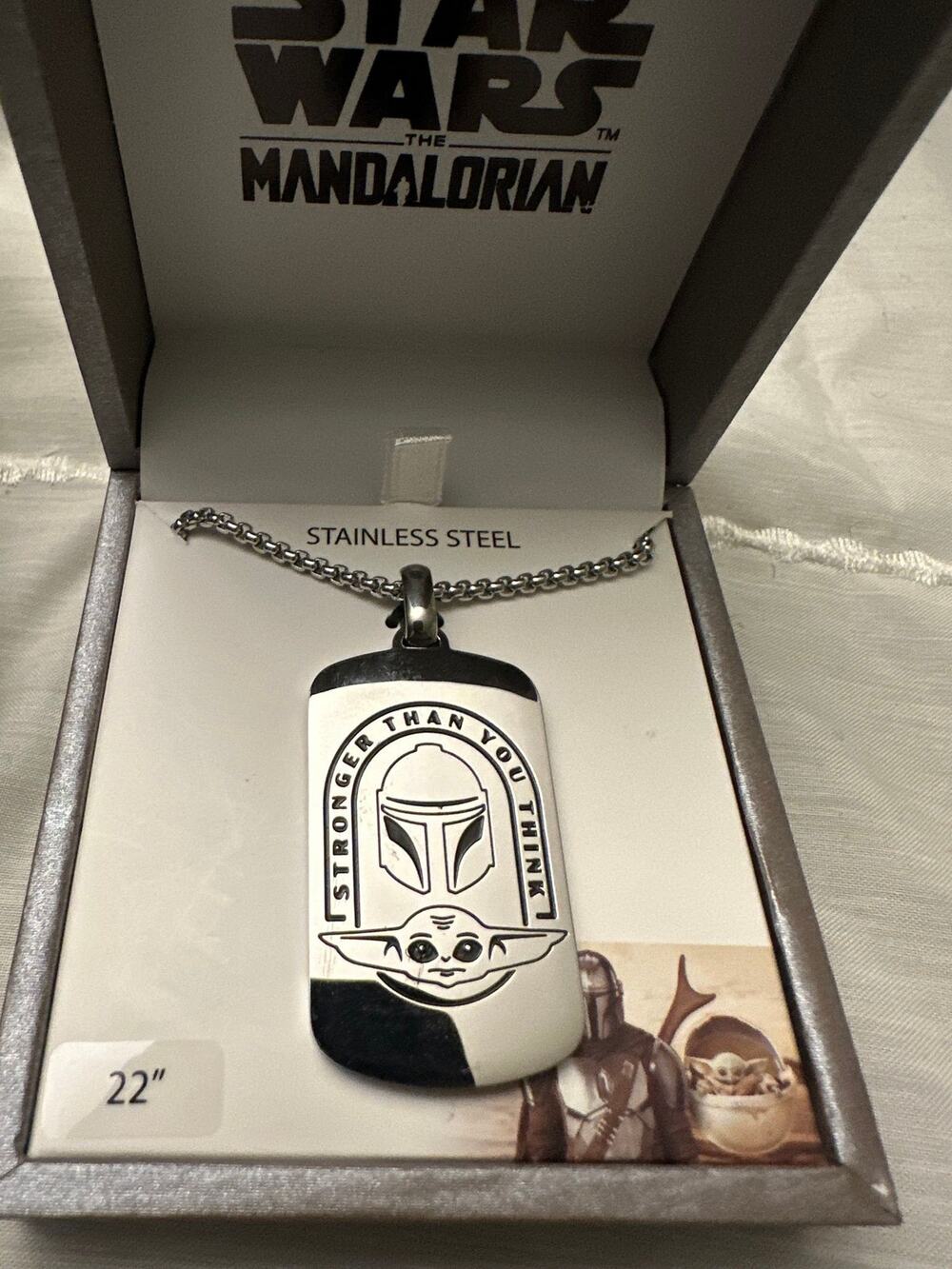 Mandalorian Necklace Star Wars NIB